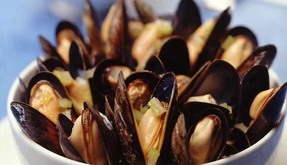 Małże z białym winem