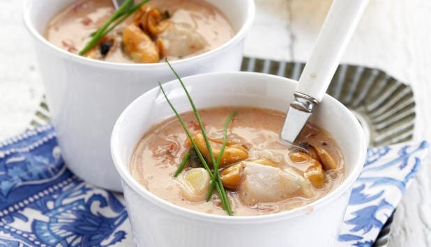 Zupa rybna o smaku pomidorowym