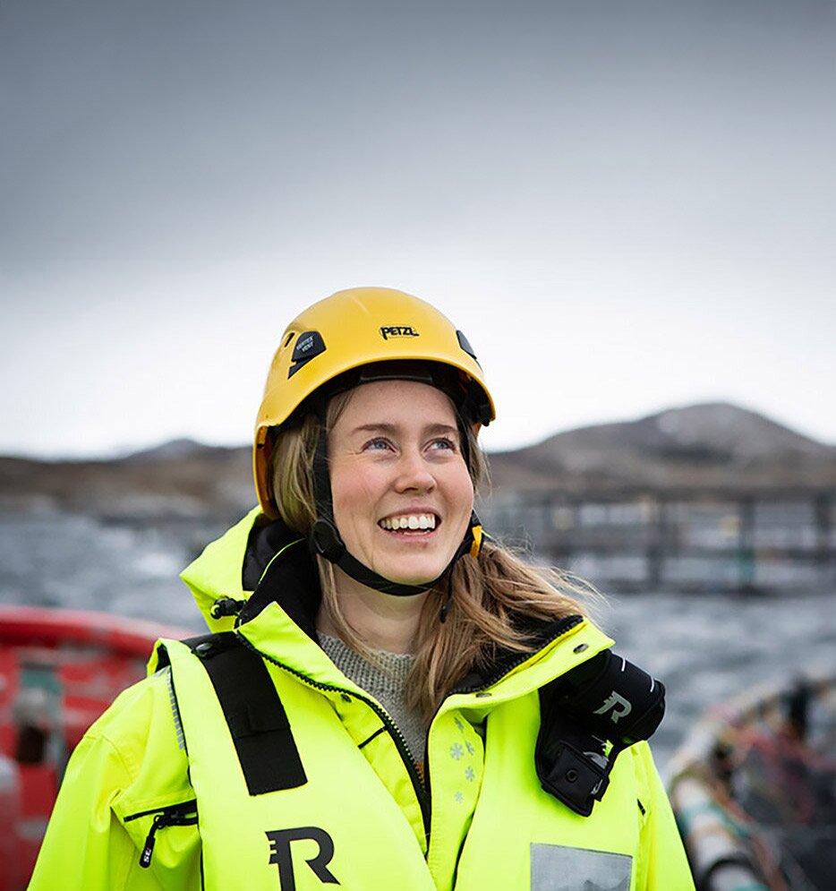 Sabine Fossmo przy farmie hodowlanej